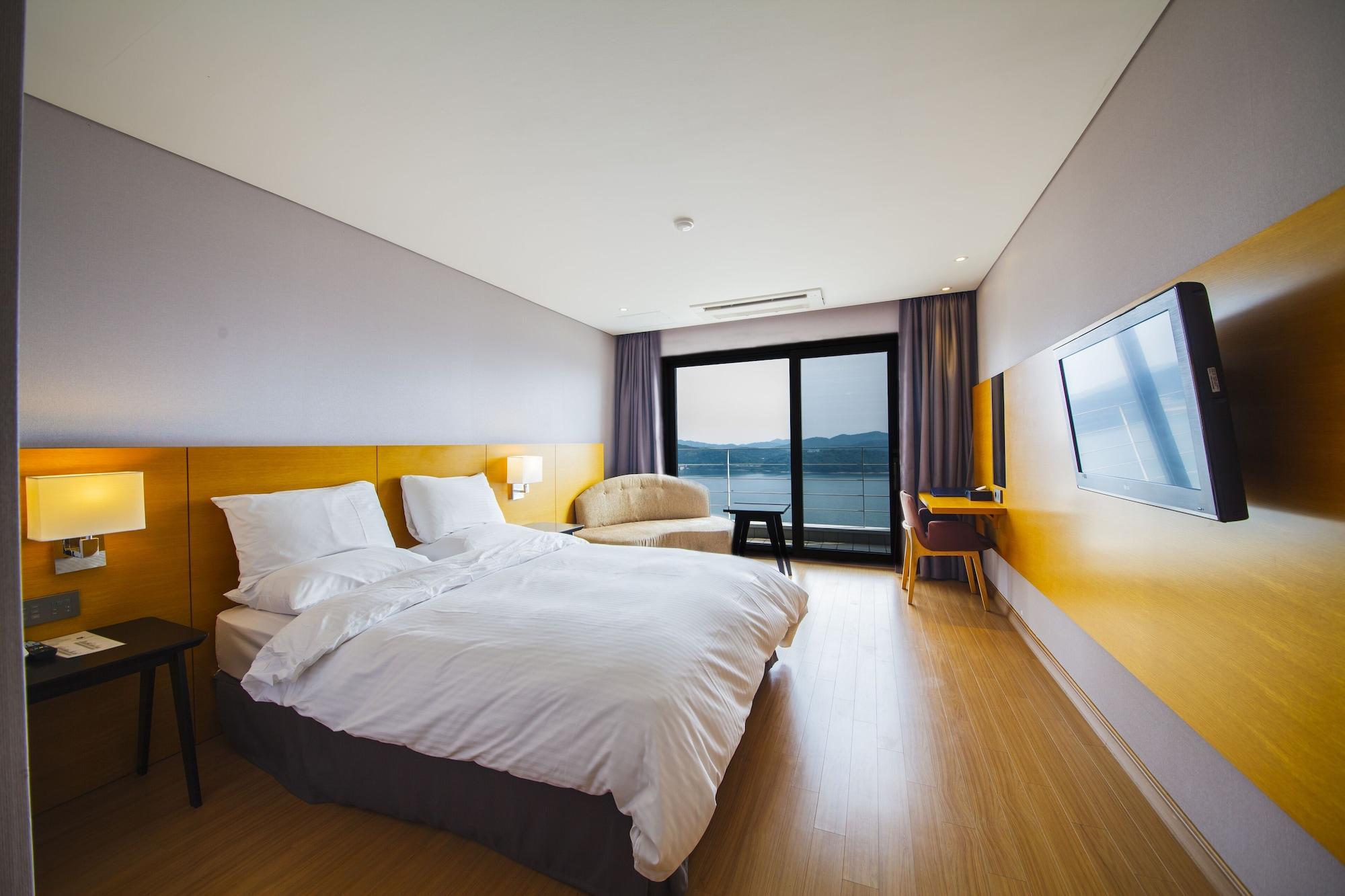Asia Lakeside Hotel Jinju Esterno foto
