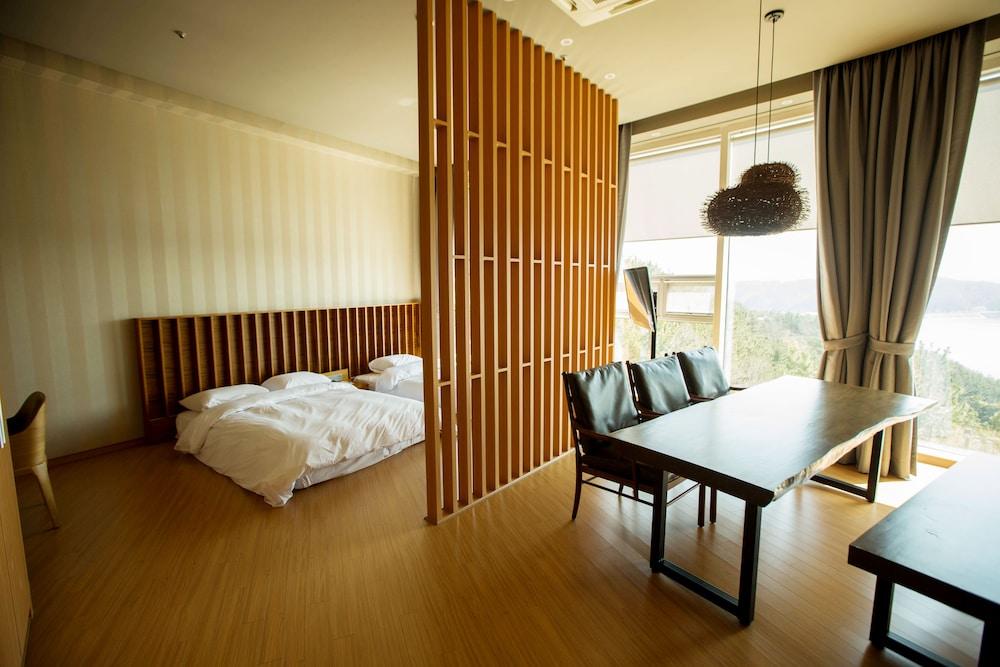 Asia Lakeside Hotel Jinju Esterno foto